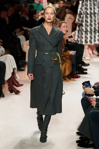 Look 7